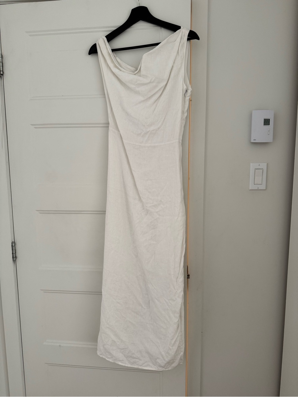 DISSH White off the shoulders 100% linen Maxi Dress